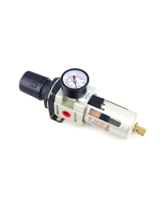 Vannutskiller og trykkregulator